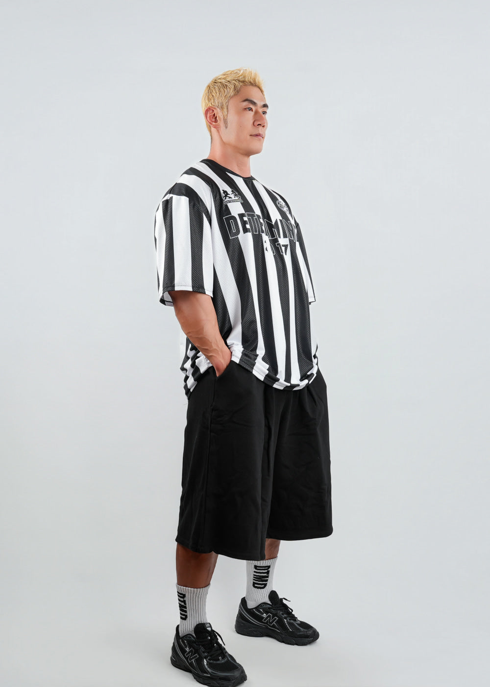 Stripe Oversized (White/Black)