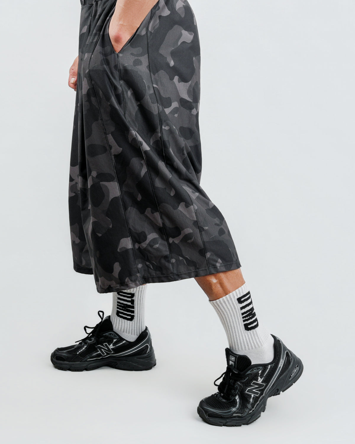 Bermuda Balloon Pants (Black Camo)