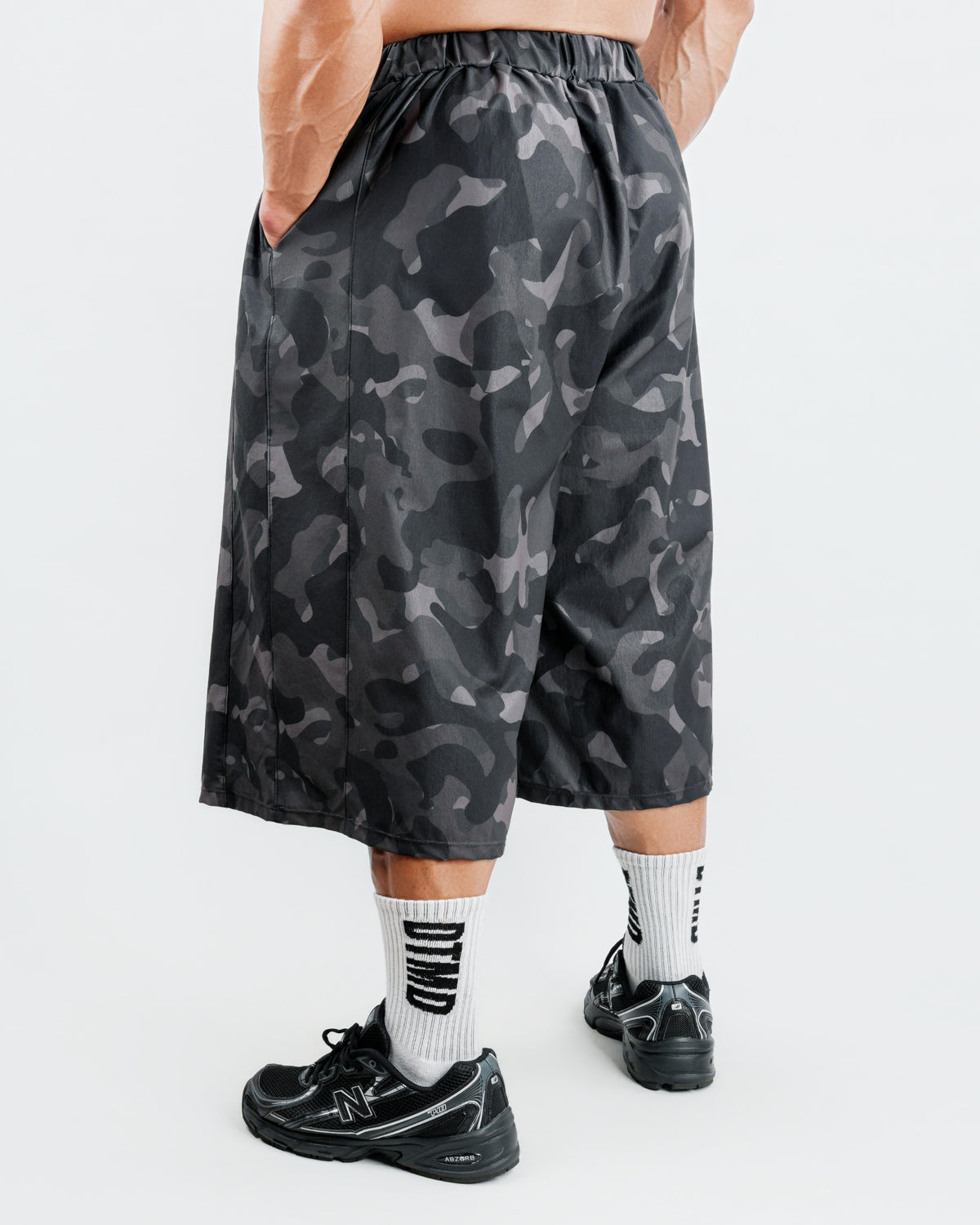 Bermuda Balloon Pants (Black Camo)