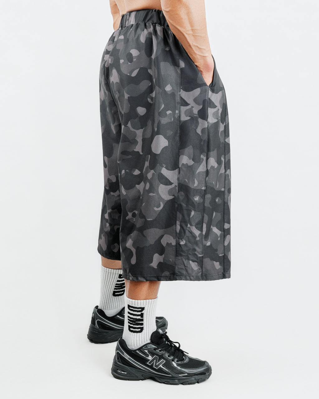 Bermuda Balloon Pants (Black Camo)